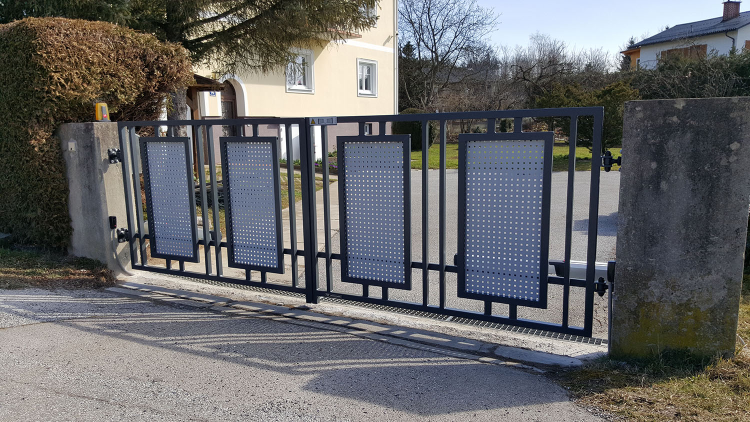Tor- und Zaunsystem